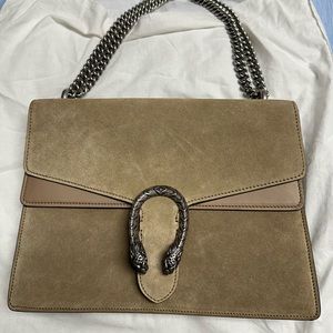 Medium Gucci Dionysus shoulder bag
